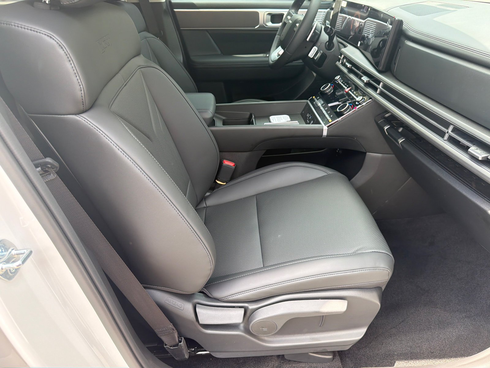 New 2026 Serenity White Hyundai XRT image 14