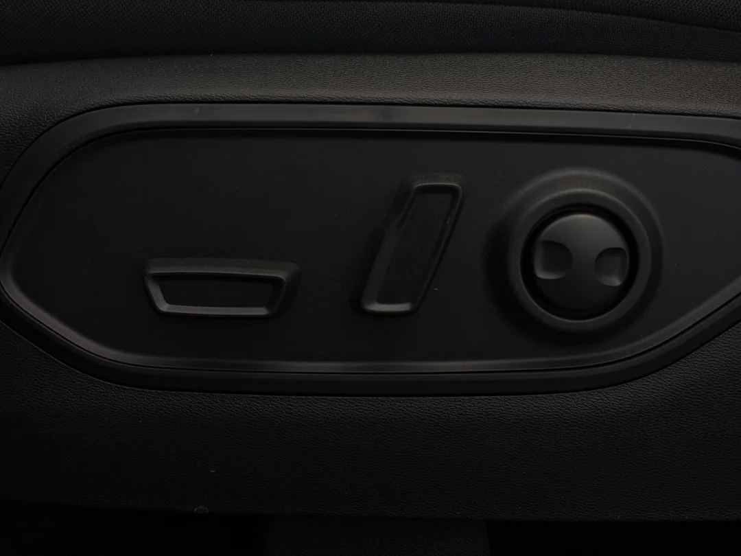 New 2026 Black Jeep Laredo - - 4x4 - 1.6L Turbo Hybrid - Uconnect 5 w/ 12.3 Screen & More! image 11
