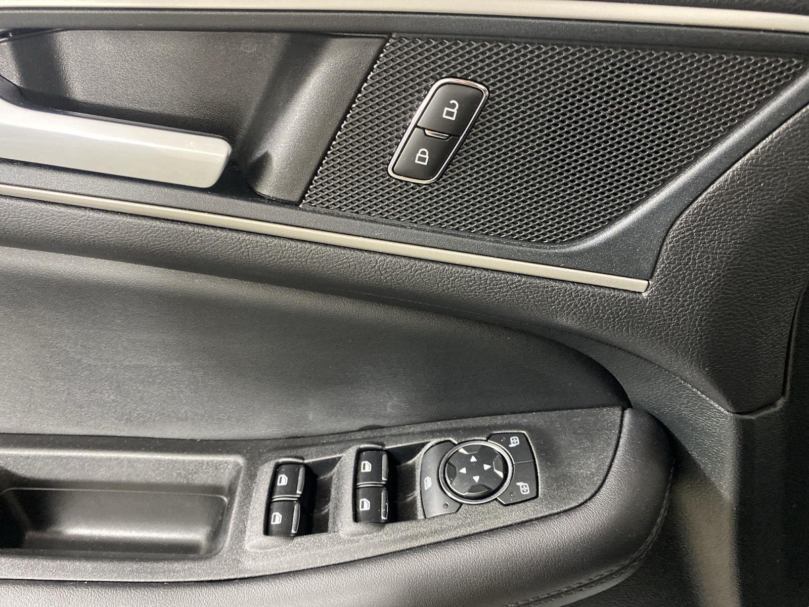 Used 2024 Iconic Silver Ford SEL image 15