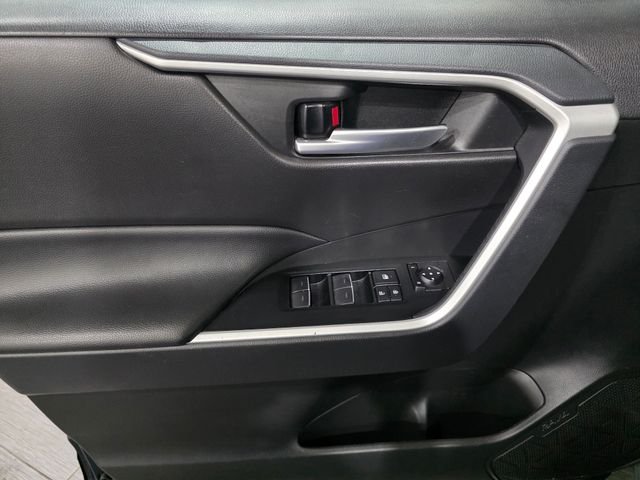 Certified Used 2025  Toyota XLE image 10