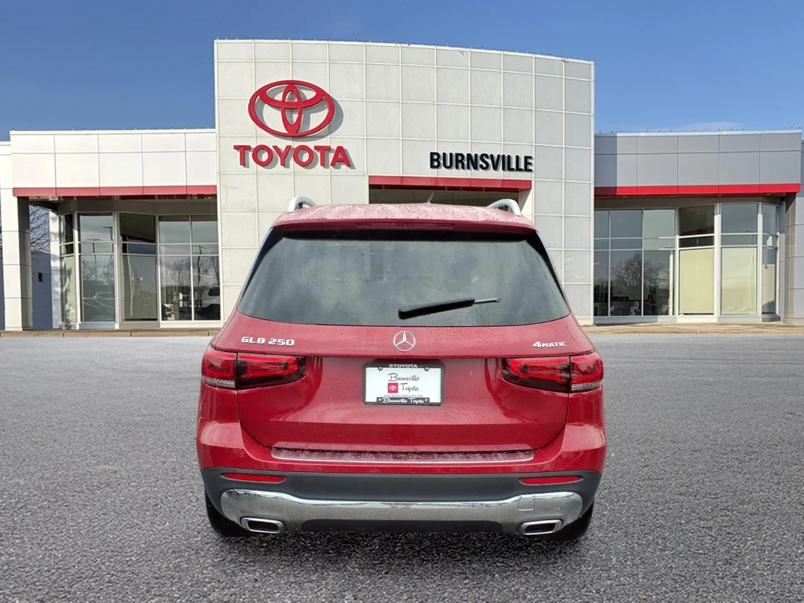Used 2021 Red Mercedes-Benz GLB 250 image 5