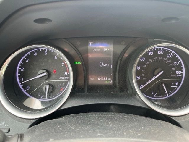 Used 2018 Gray Toyota SE image 7