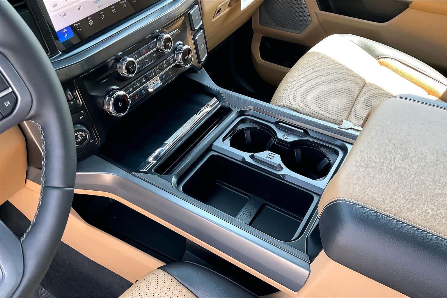New 2026 Star White Metallic Tri-Coat Ford F-250® Lariat® image 7