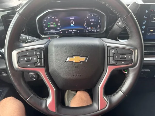 Used 2025 Gray Chevrolet LT image 28