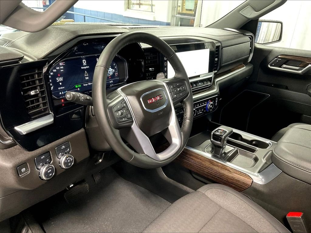 Used 2025 Gray GMC Elevation image 8