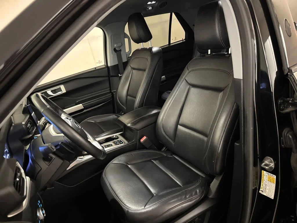 Certified Used 2020 Black Ford XLT image 17