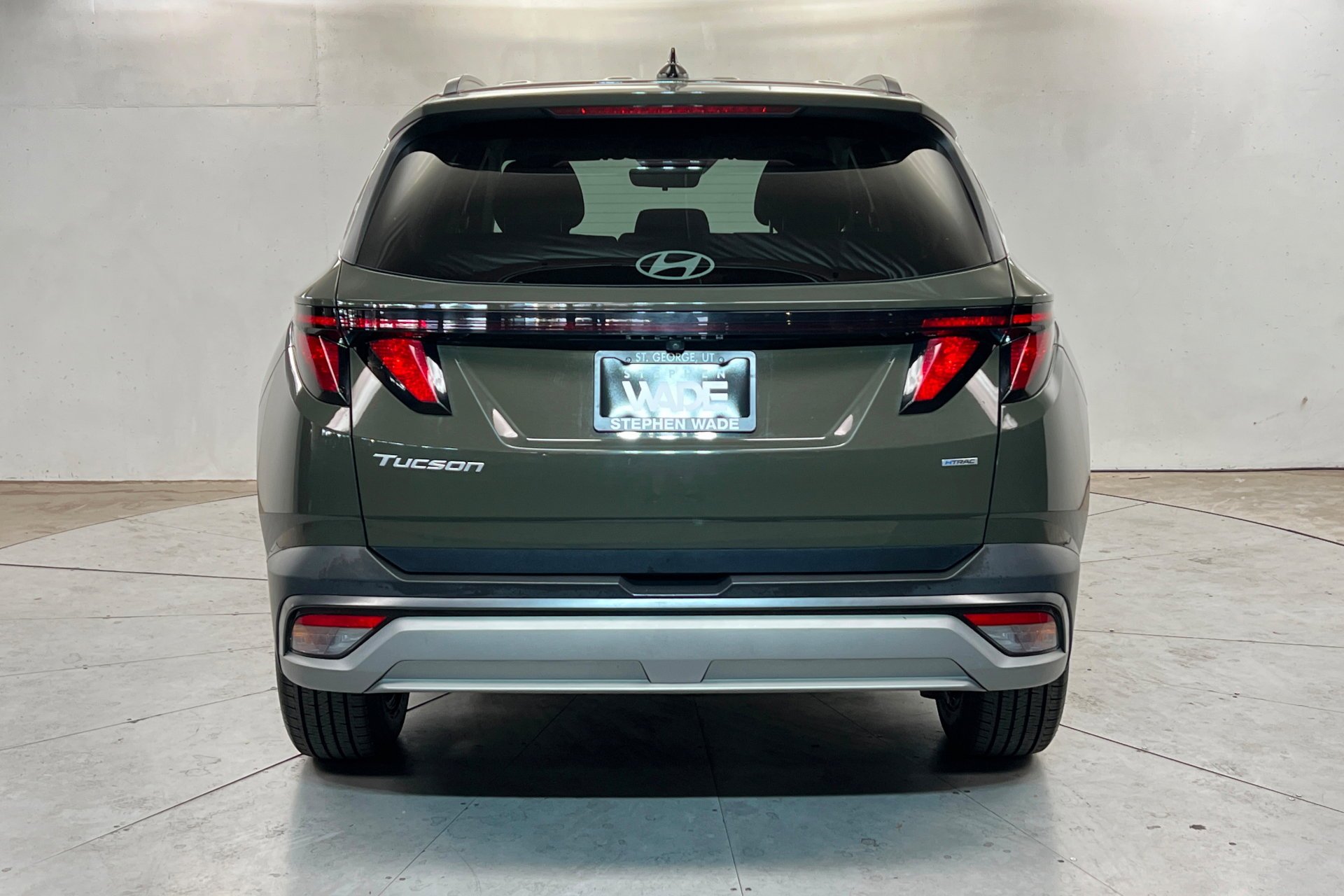 Used 2025 Rockwood Green Hyundai SEL image 5