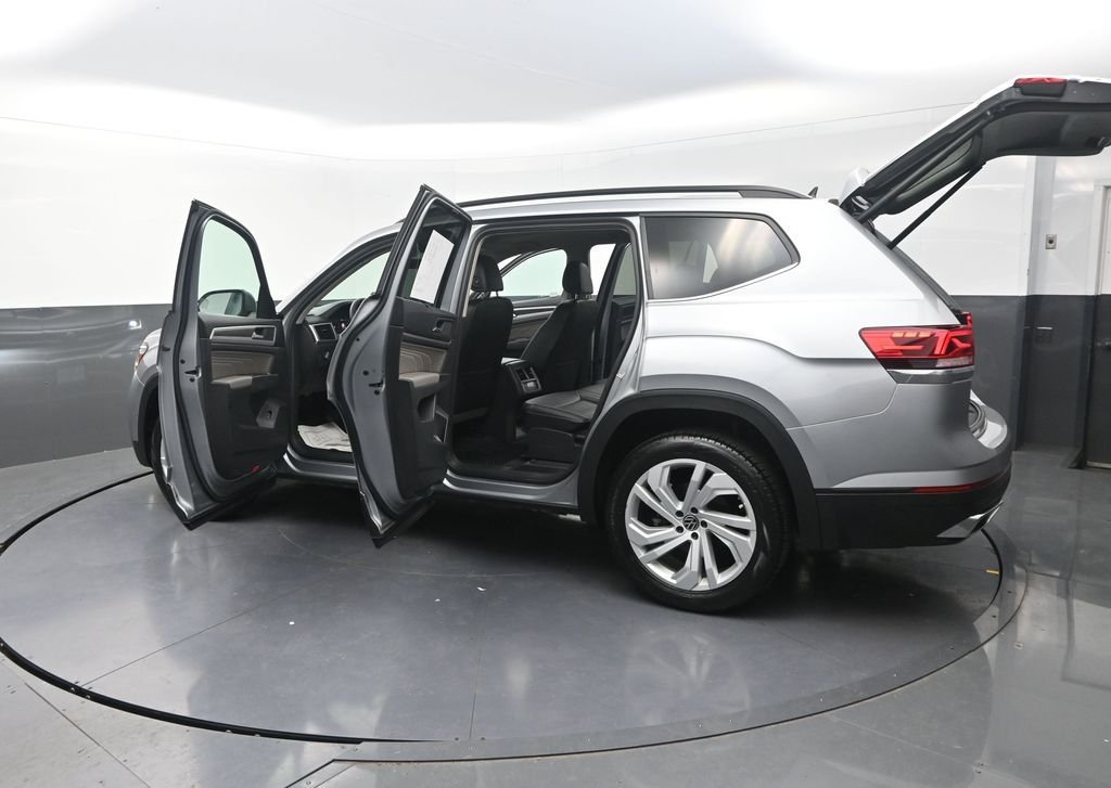 Used 2023 Silver Volkswagen 2.0T SE w/Technology image 36