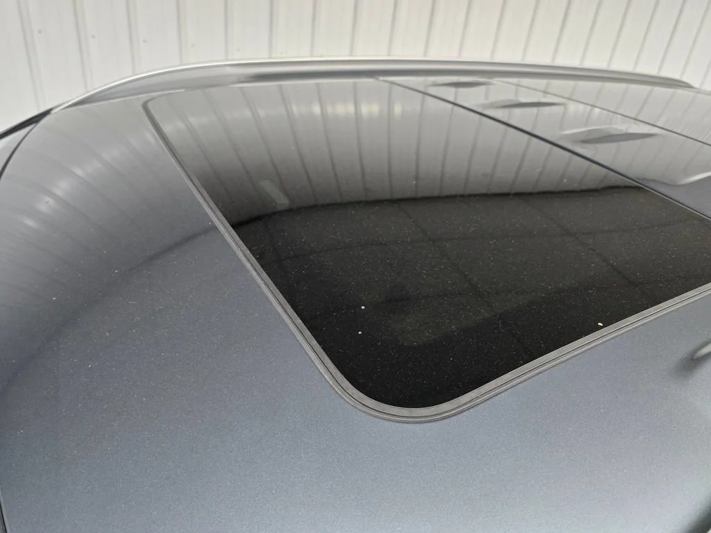 Used 2022 Gy Hyundai Limited image 13