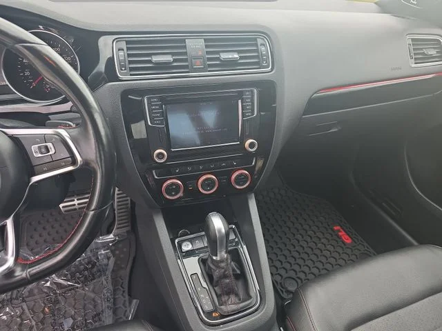 Used 2017  Volkswagen GLI image 20