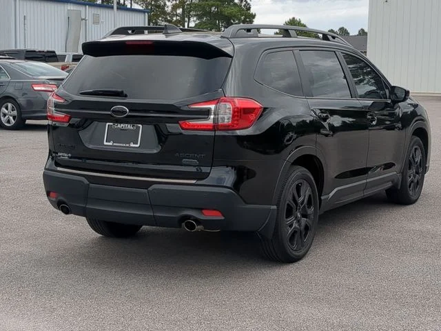 Used 2025 Black Subaru Onyx Edition Touring image 3
