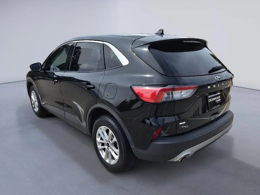 Used 2022 Agate Black Metallic Ford SE image 3