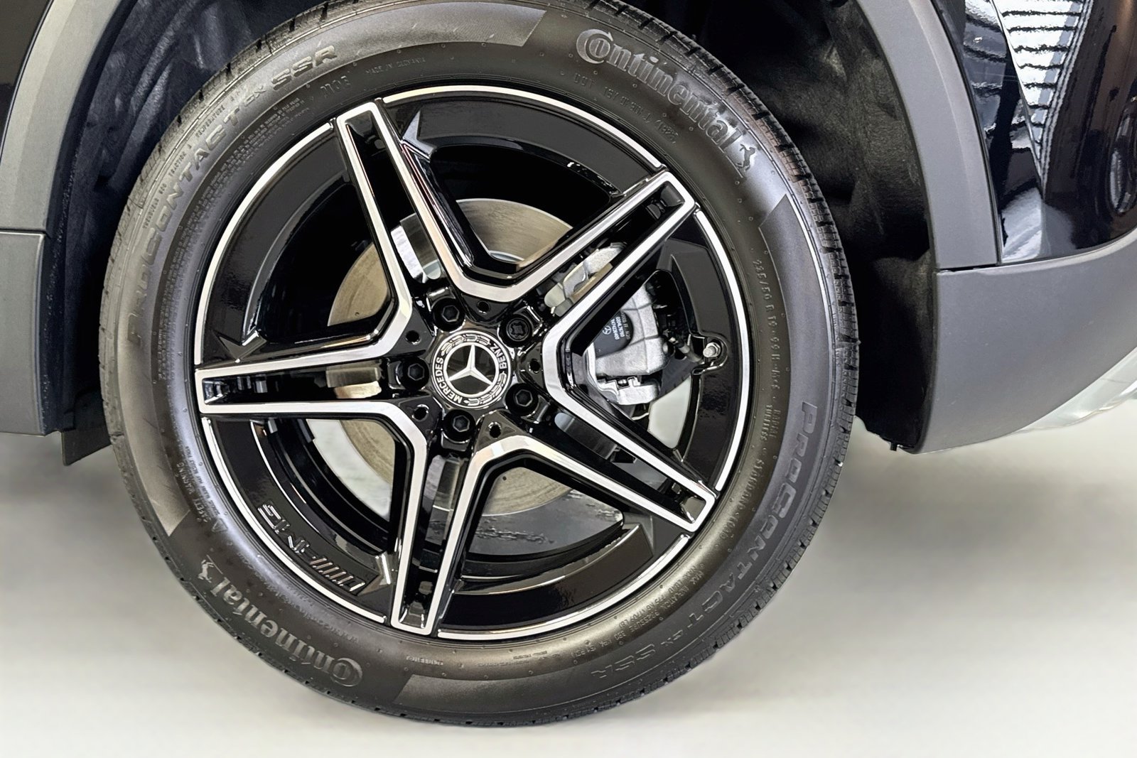 New 2026 Night Black Mercedes-Benz GLA 250 image 29