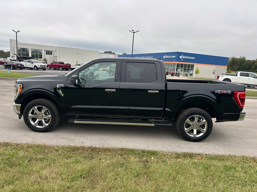 Used 2023 Black Metallic Ford XLT image 6