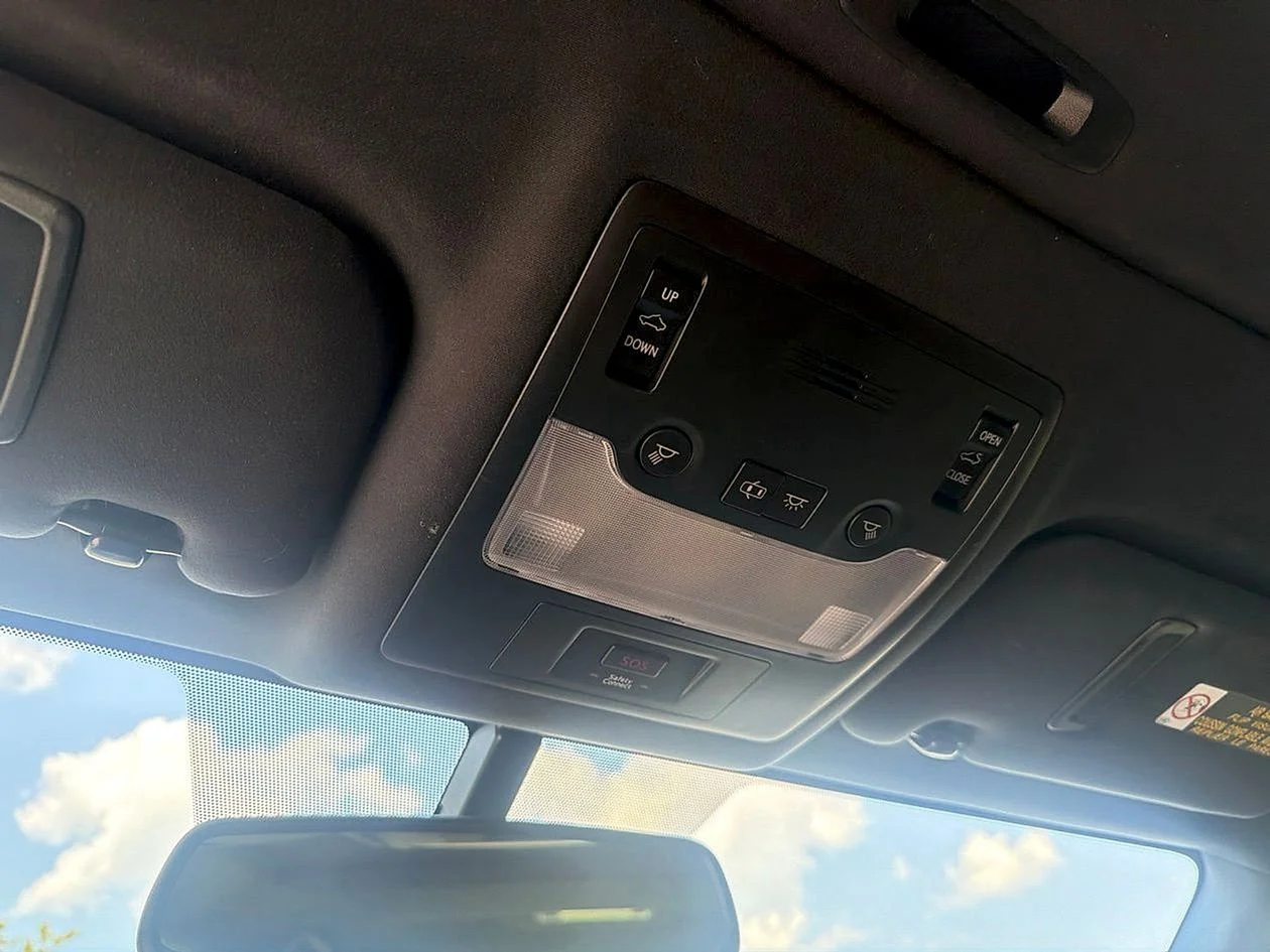 Used 2016  Lexus 350 image 26