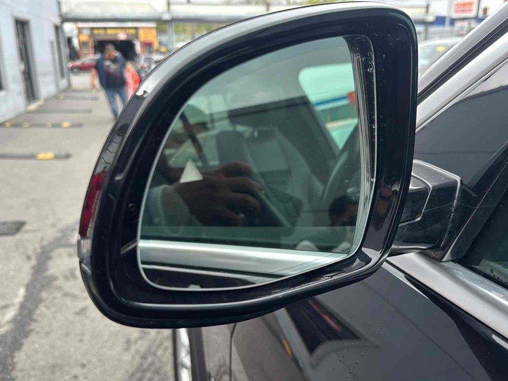 Used 2019 Black Sapphire Metallic BMW xDrive40i image 29