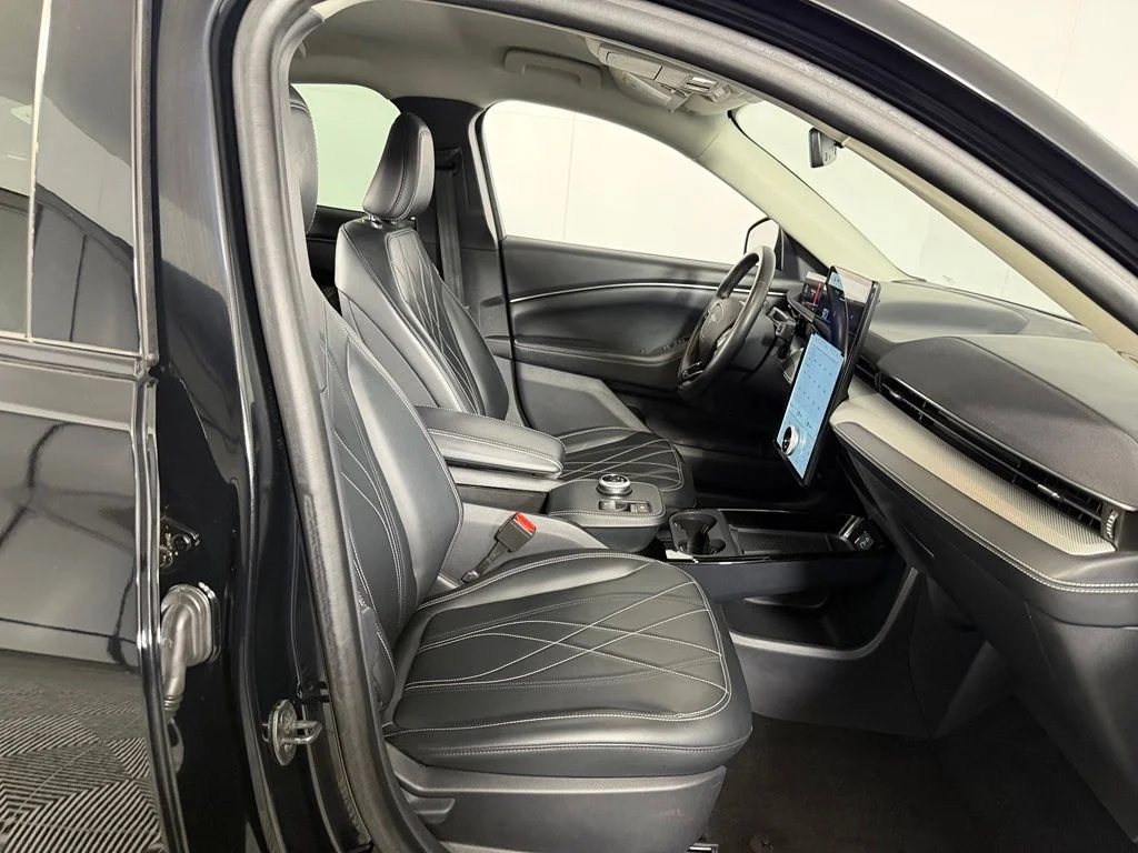 Certified Used 2023 Black Ford Select image 32