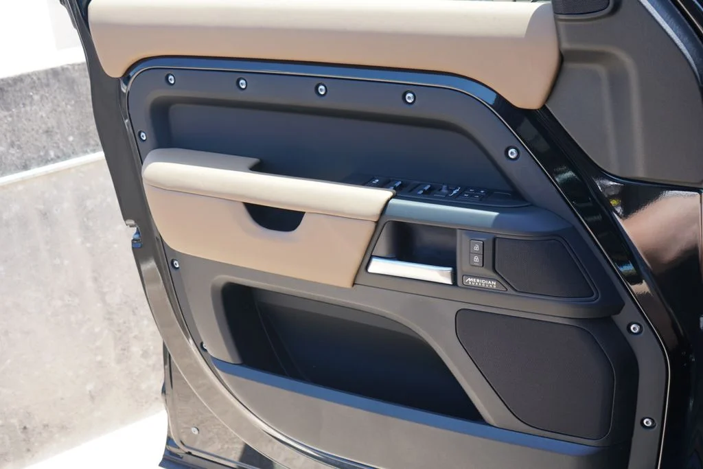New 2026 Black Land Rover X-Dynamic SE image 20