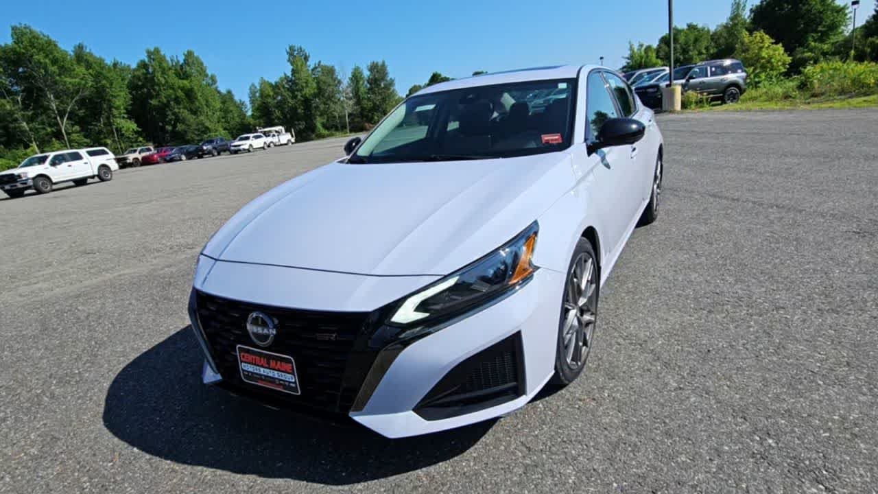 Used 2023 Gray Sky Pearl Nissan 2.0 SR image 3