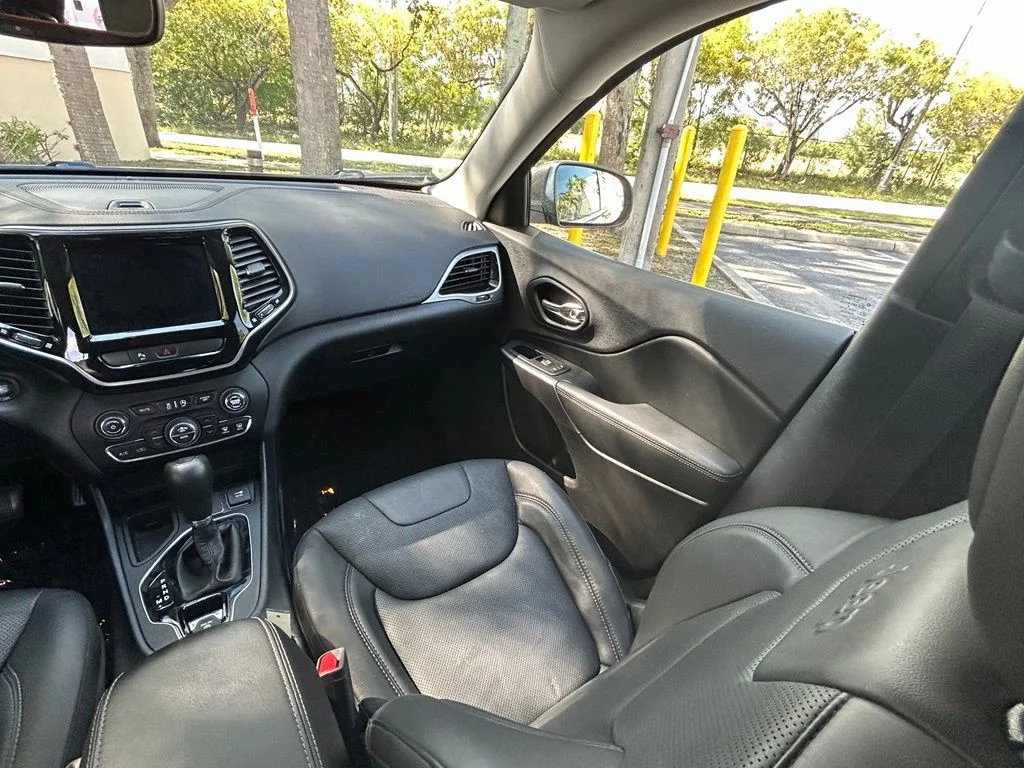 Used 2019 Gray Jeep Limited image 11