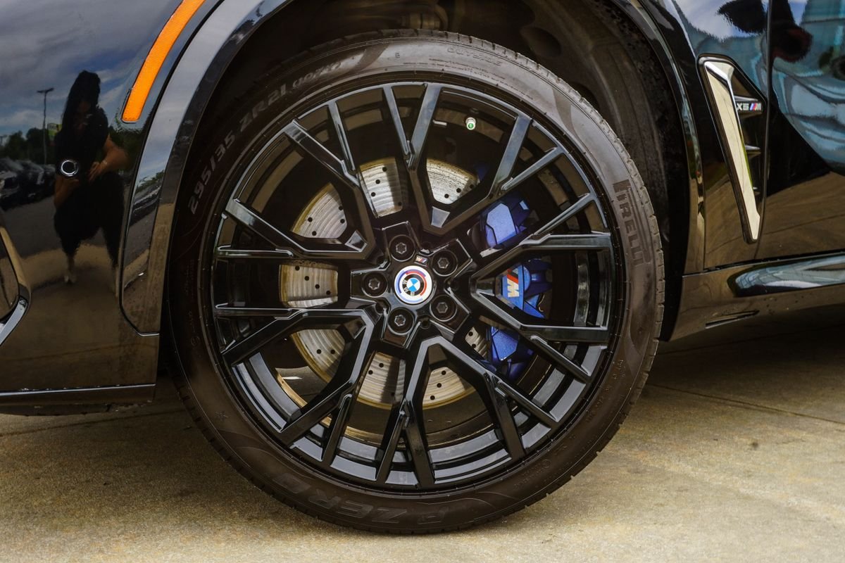 Used 2022 Black BMW Base image 3