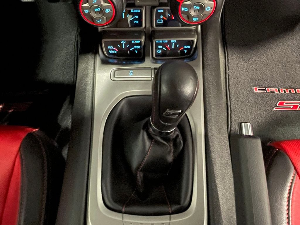 Used 2015 Red Chevrolet SS image 69