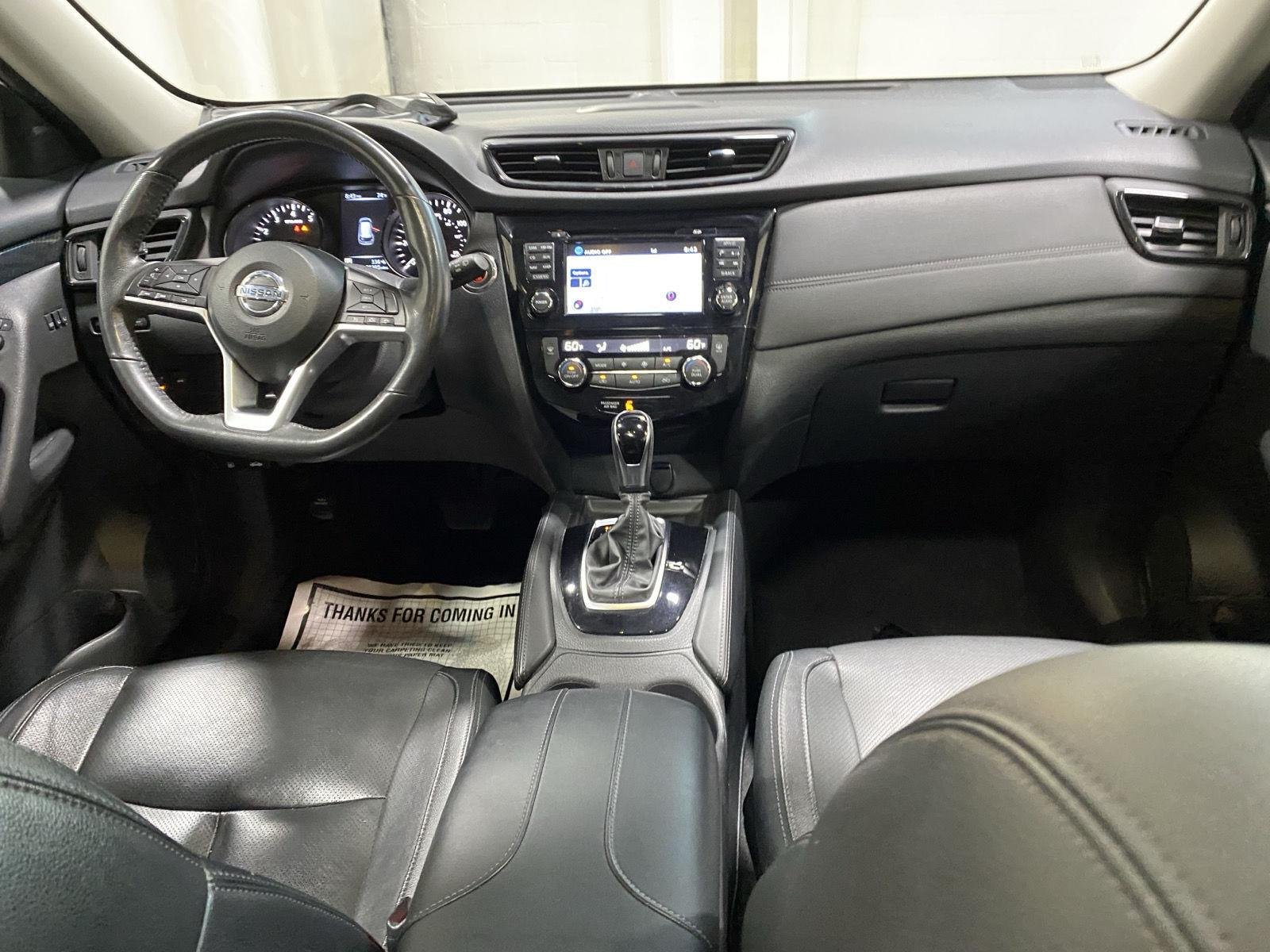 Used 2017 Pearl White Nissan SL image 13