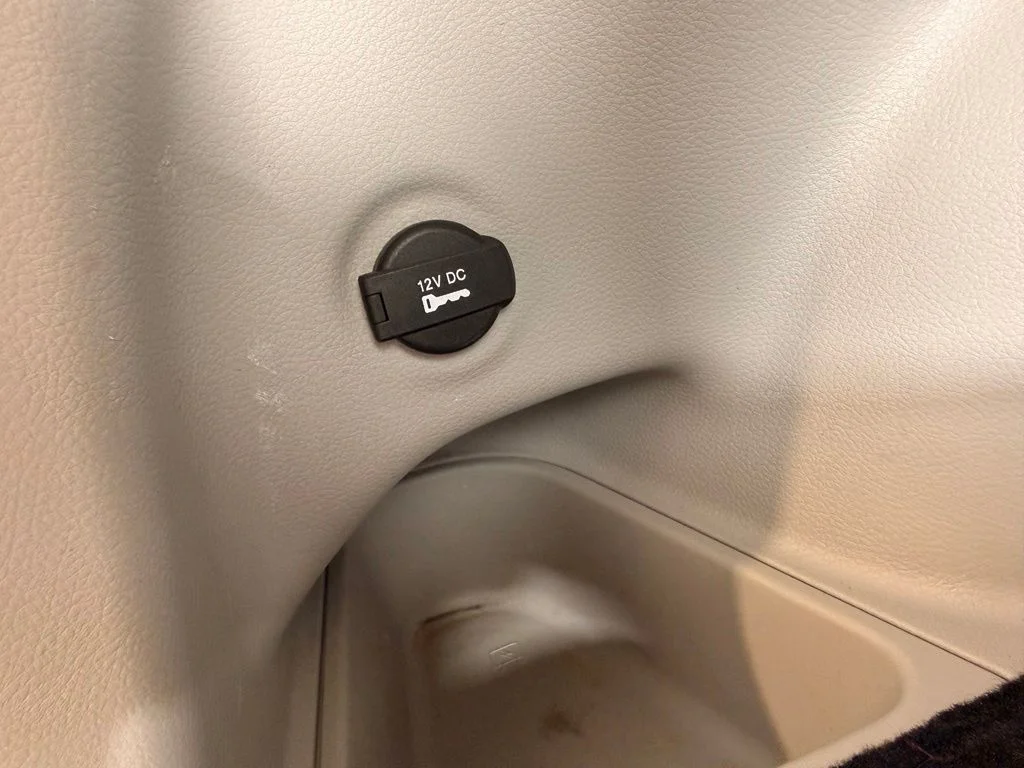 Used 2022 Black Jeep Latitude image 13