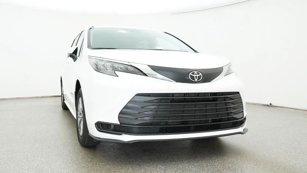 New 2026 Ice Cap Toyota LE image 7