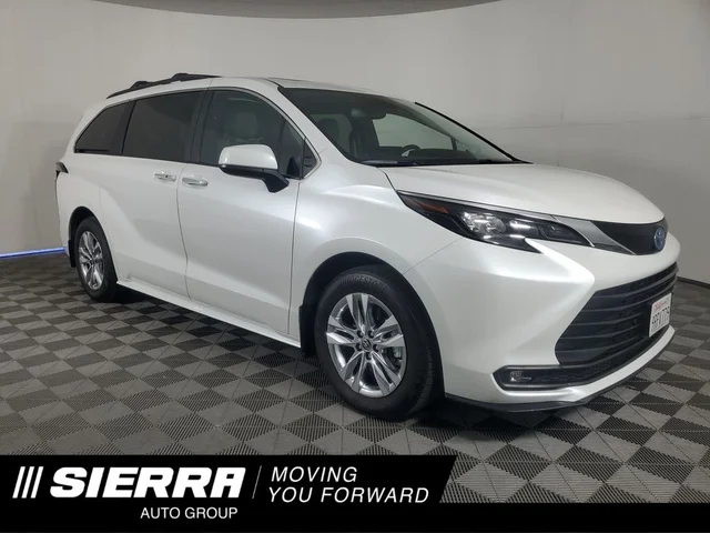 2025 Toyota Sienna XLE