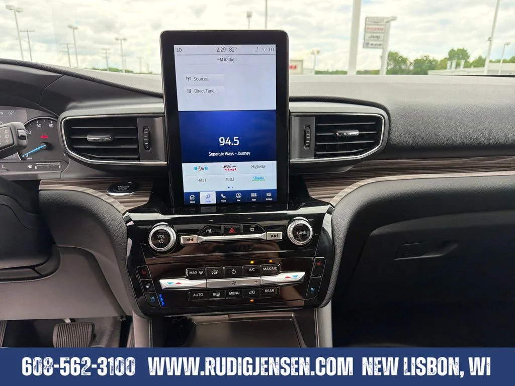 Used 2023 White Ford Limited image 20