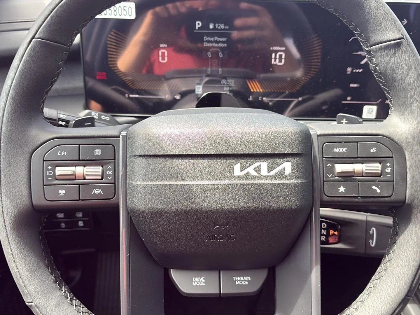 New 2027 Ivory Silver Kia S image 17