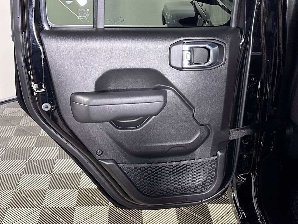 New 2026 Black Clear-Coat Exterior Paint Jeep  image 19