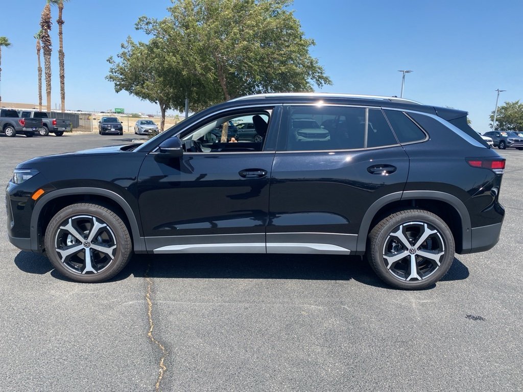 2025 Volkswagen Tiguan SE photo 4