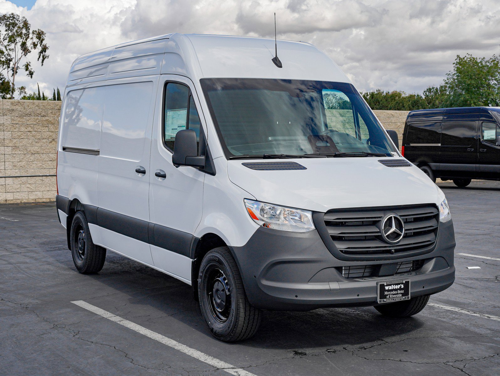 Mercedes-Benz Sprinter 2500 cargo van — centered studio view