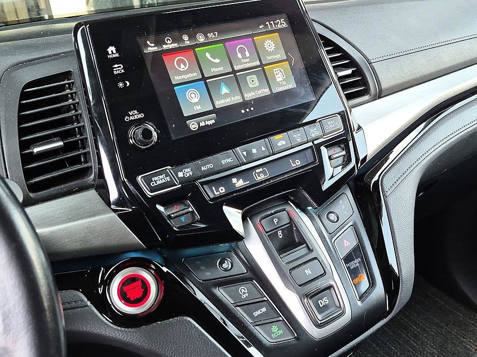 Used 2022 White Honda Touring image 21