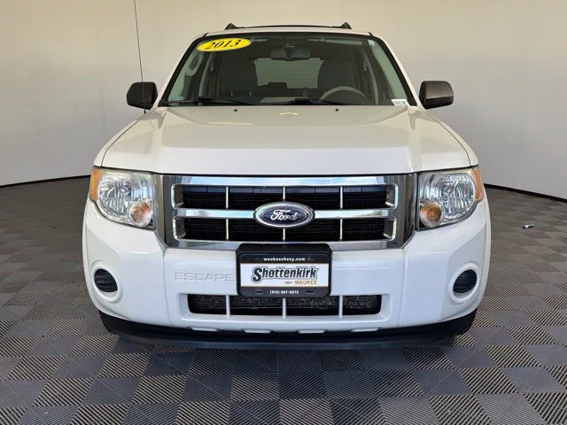 Used 2012 White Ford XLS image 3