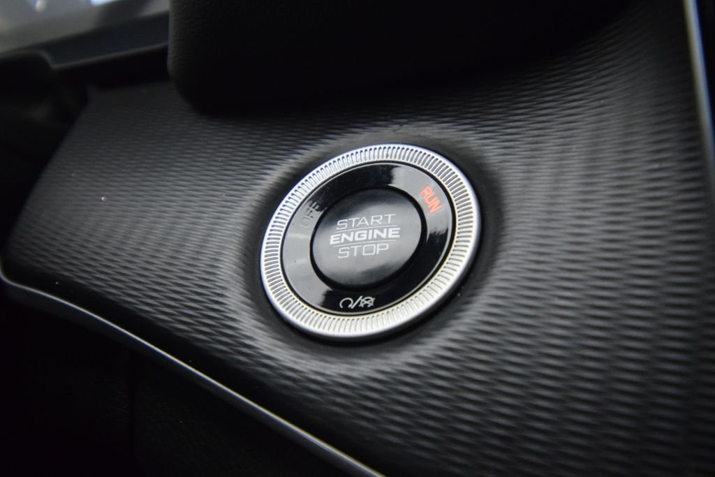 Used 2025 Velvet Red Pearlcoat Jeep Laredo image 39