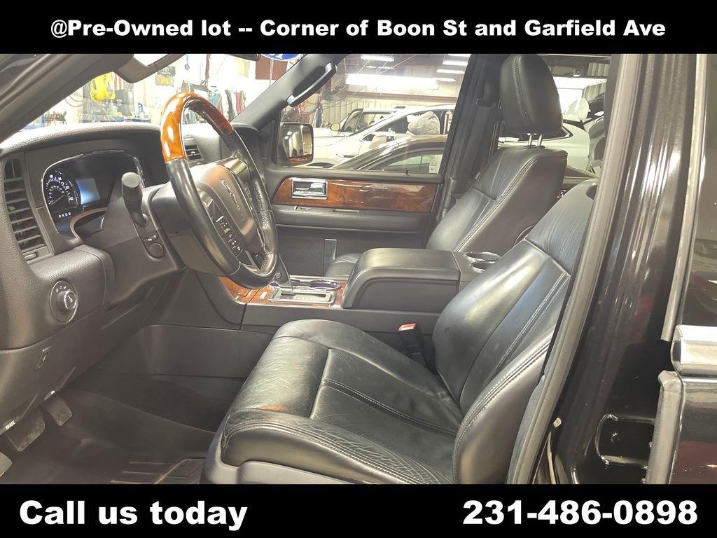 Used 2015 Black Lincoln Base image 14