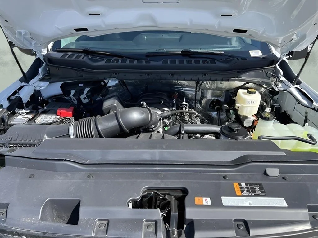 Used 2025 White Ford XL image 39
