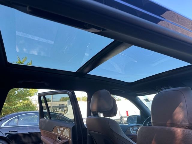 Used 2026 Twilight Blue Metallic Mercedes-Benz GLS 450 image 31