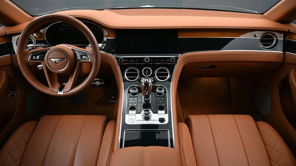 Used 2020 Silver Bentley  image 4