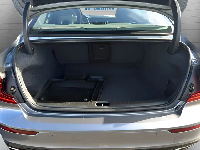 Used 2020 Gray Volvo T5 R-Design image 11