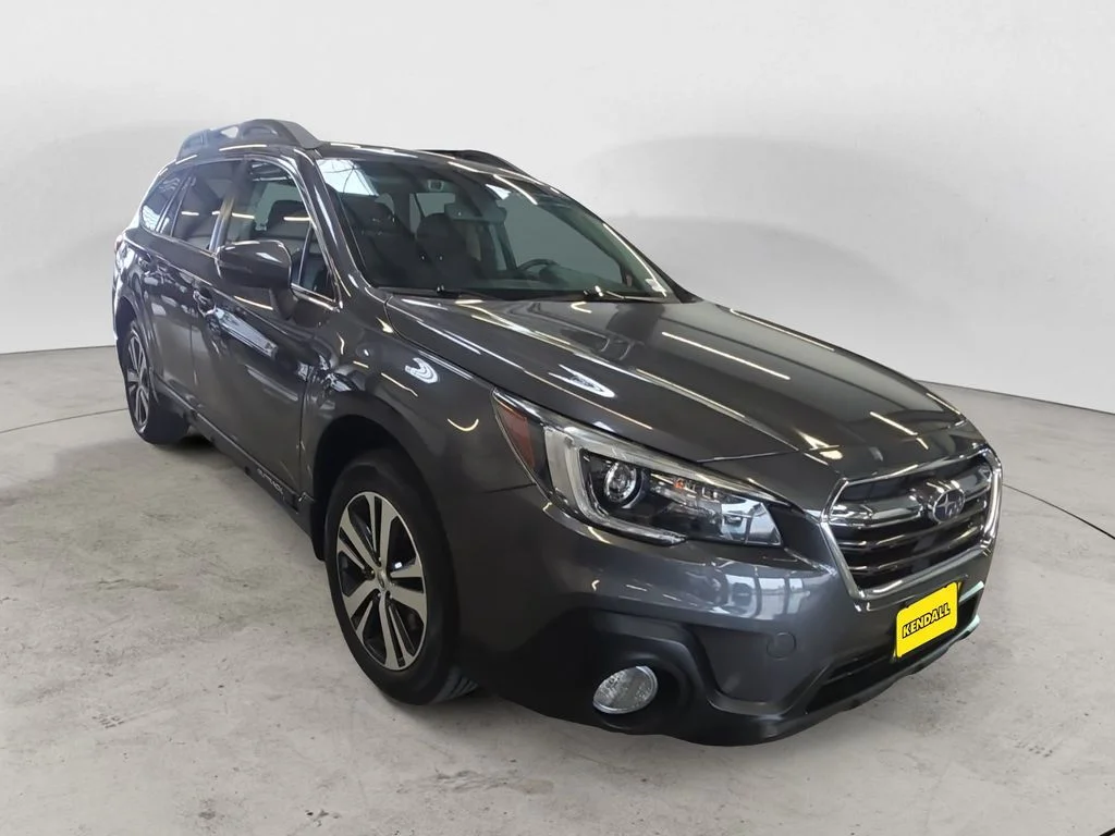 Used 2018 Gray Subaru 2.5i image 3