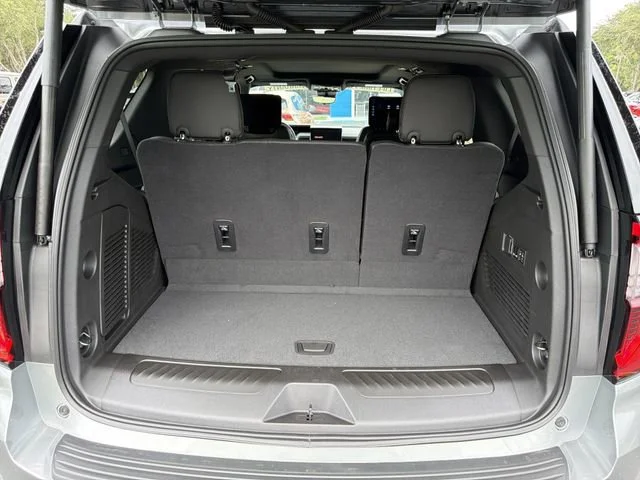 New 2026 Sterling Metallic GMC Elevation image 11