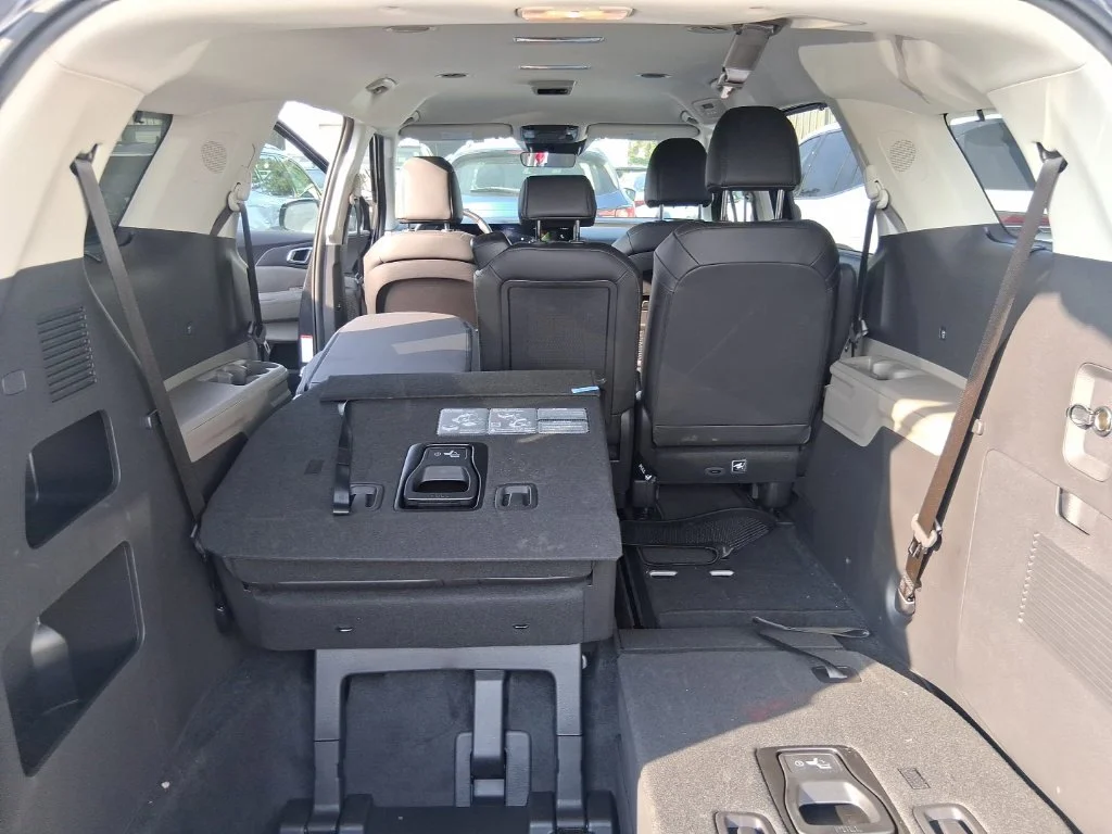 Certified Used 2026 Gray Kia EX image 18