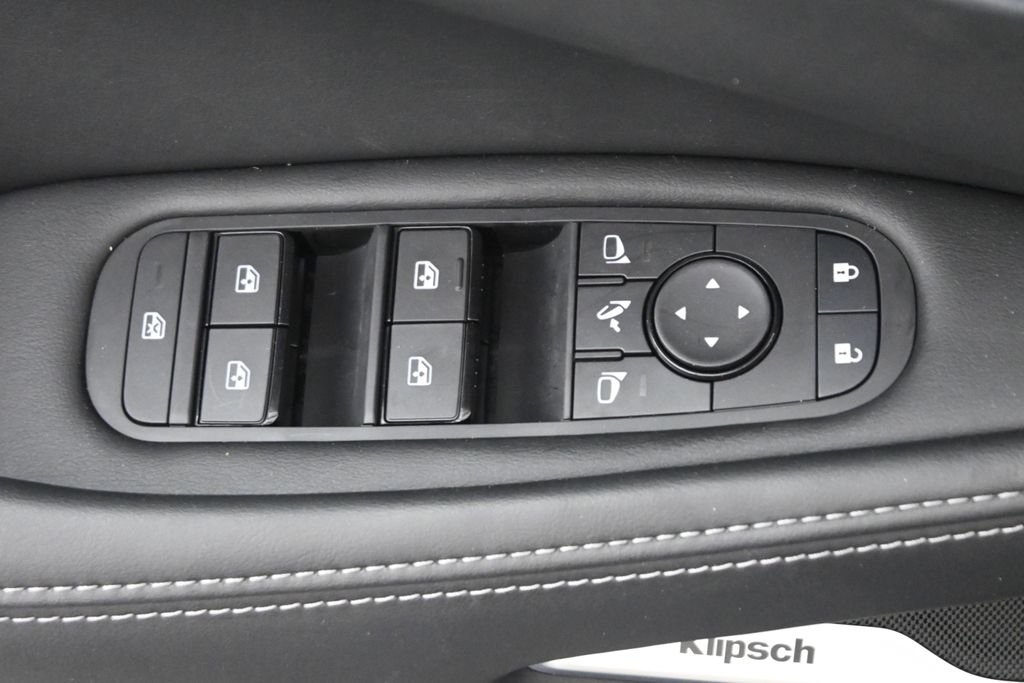 New 2027 GRAPHITE SHADOW INFINITI Luxe AWD image 29