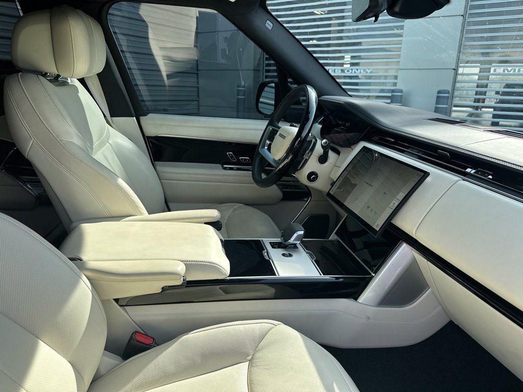 Used 2025 Santorini Black Metallic Land Rover Autobiography image 7