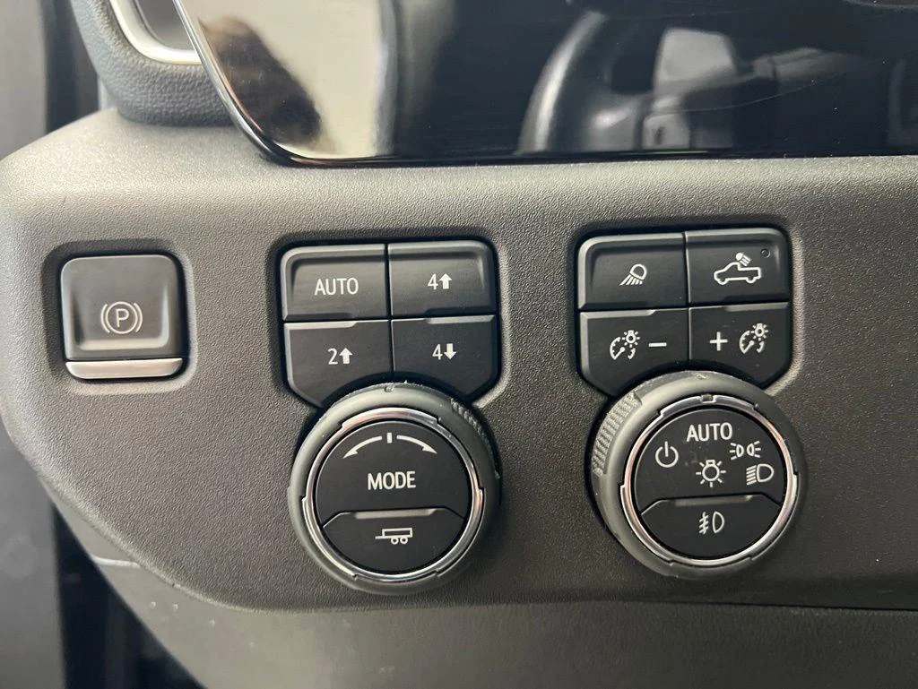 Used 2023 Black Chevrolet RST image 9