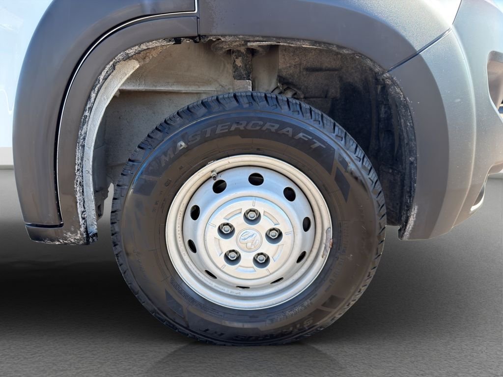 Used 2023 White Ram Base image 20